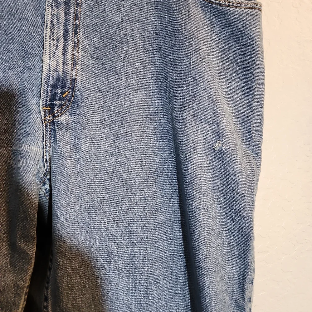 LEVI'S 560 Comfort Fit 48 Lightly Distressed Jeans